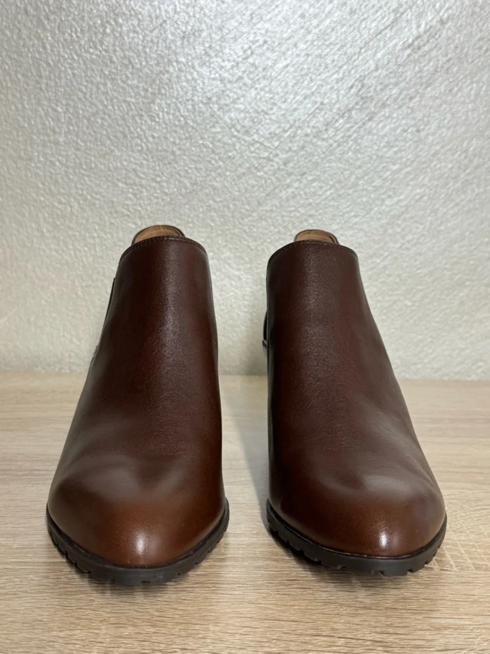 Vionic Belmont Women Size 8.5 Dark Brown Leather Ankle Booties